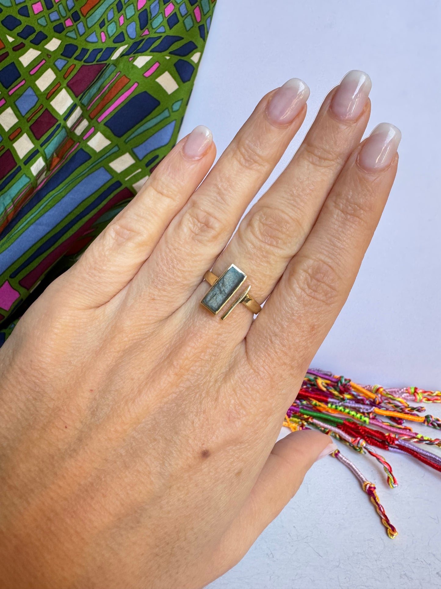 Anello boho dorato labradorite