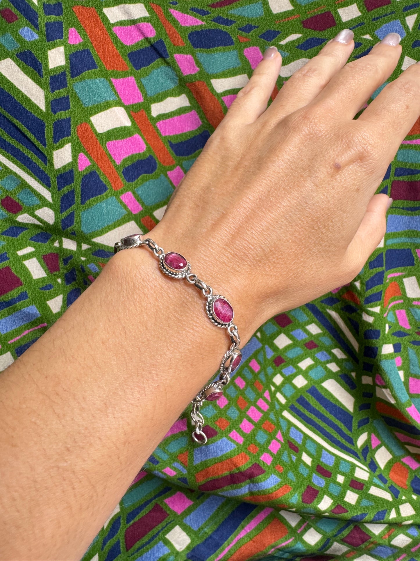 925 silver bracelet with ruby ​​root B67