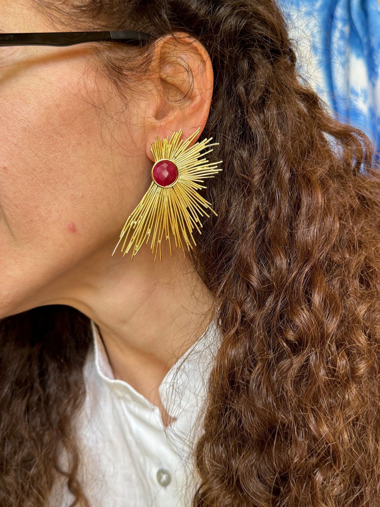 Fuchsia golden earrings