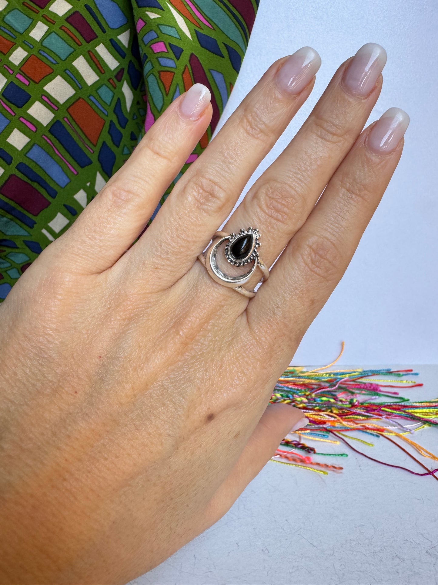 Anello boho argentato onice nero