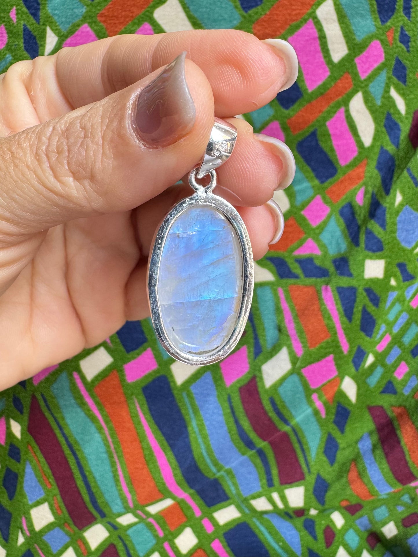 925 Silver Rainbow Moonstone Pendant 17L