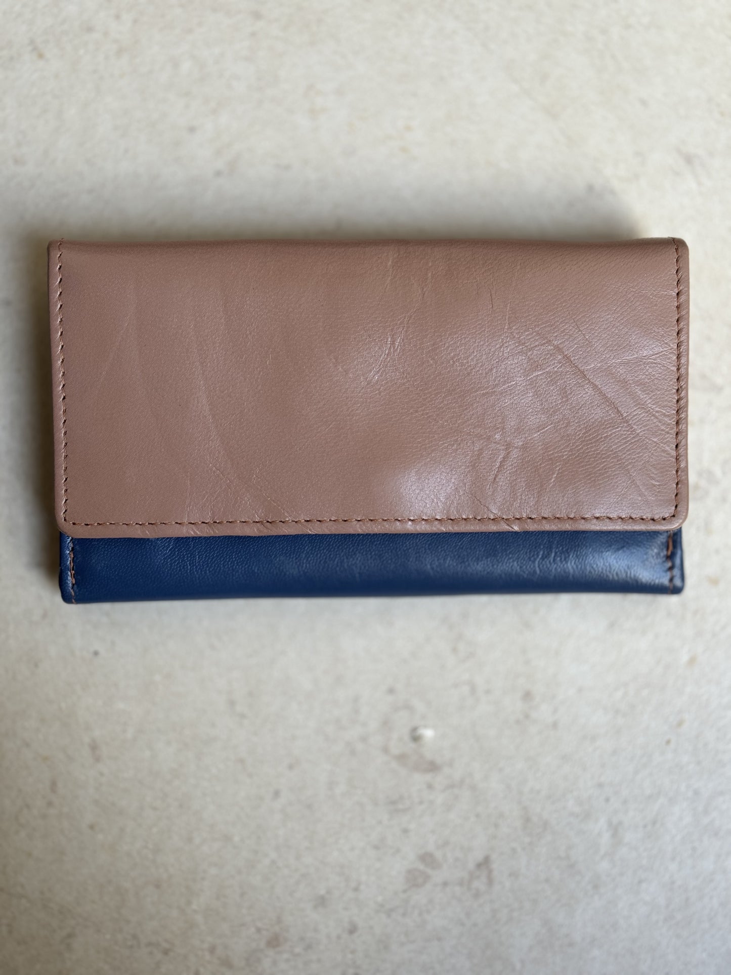 Wallet in sugar paper and powder pink leather