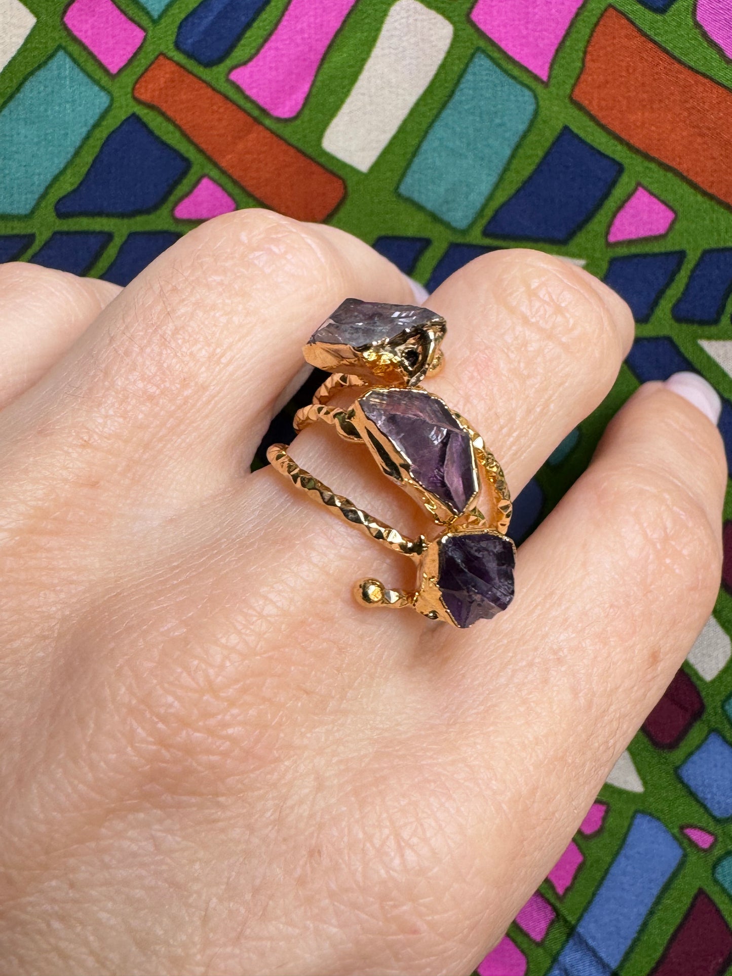 Golden ring with amethyst chips 4