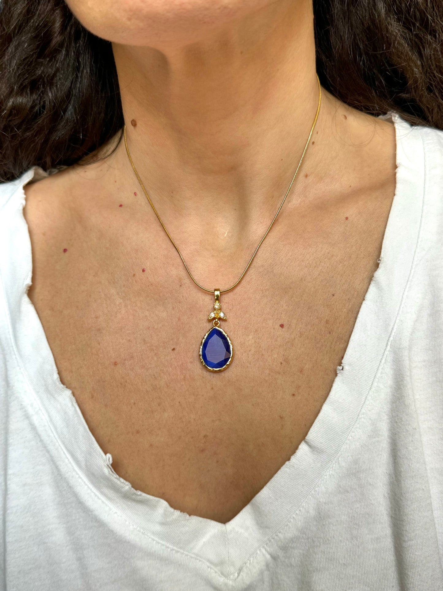 Blue drop stone pendant