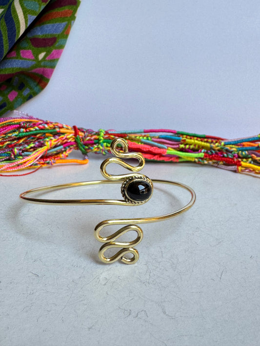 Bracciale braccio boho dorato nero