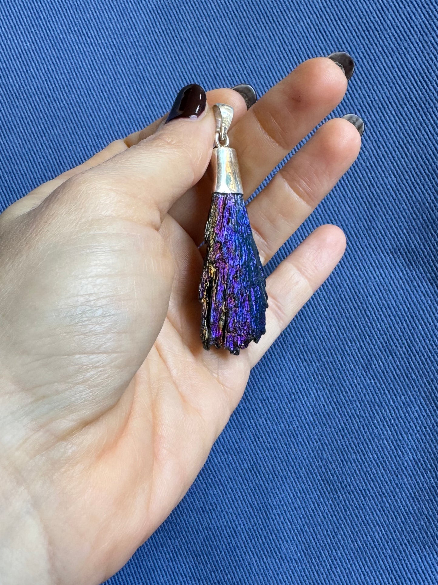 Rainbow kianite 925 silver pendant