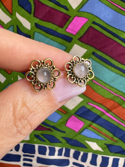 Orecchini boho dorato lobo quarzo rosa