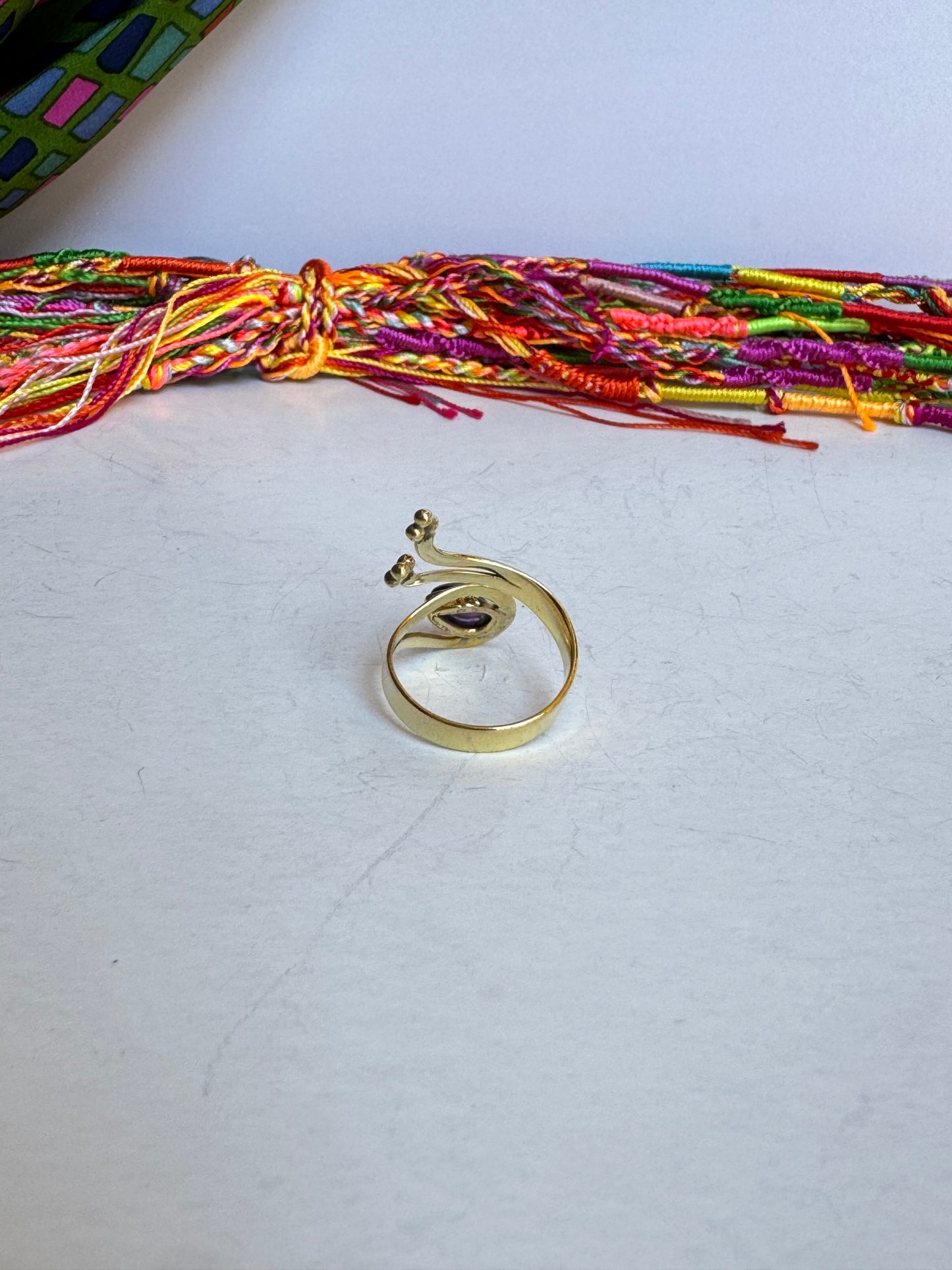 Anello boho dorato viola