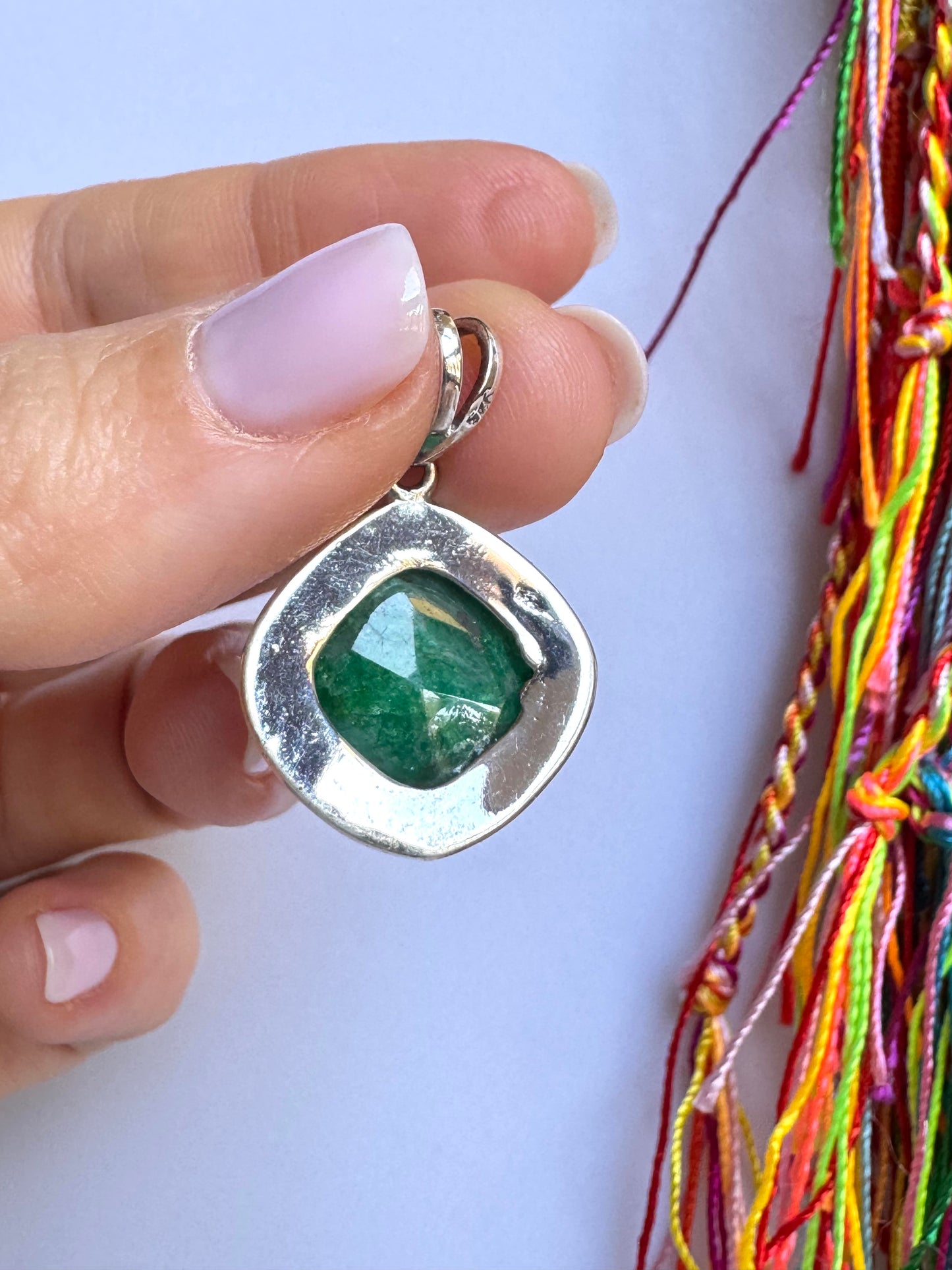 Ciondolo argento 925 radice di smeraldo V10