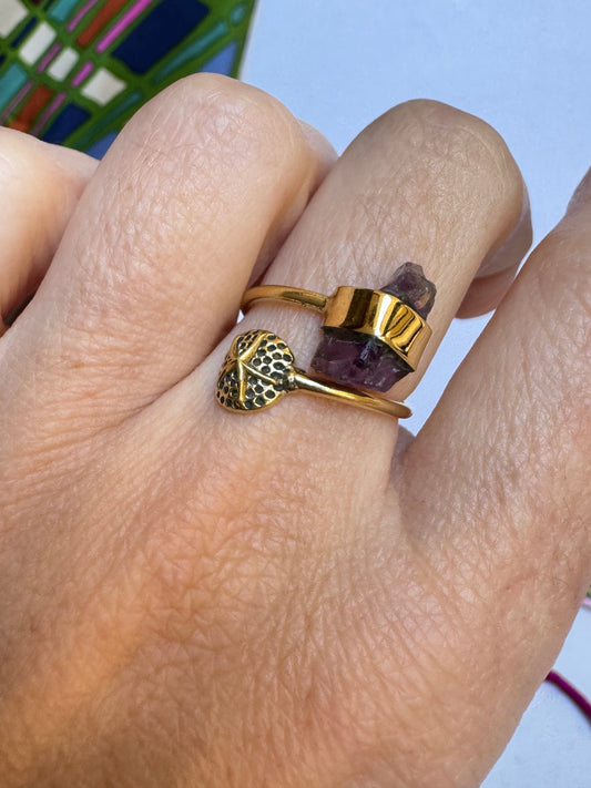 Goldener Boho-Ring mit violetter Druse