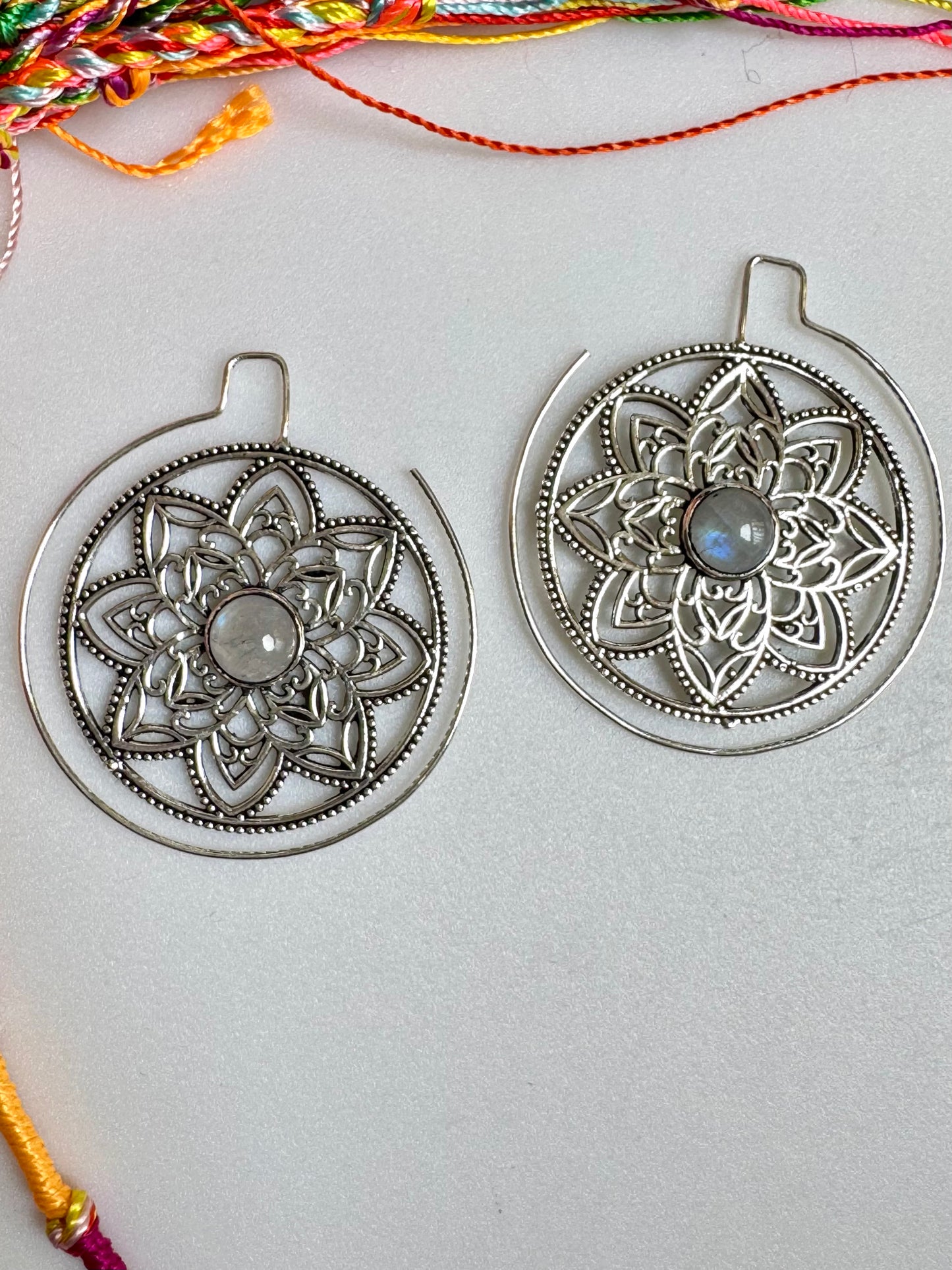 Orecchini boho argentato pietra di luna