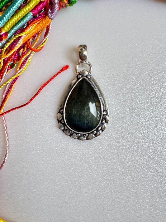 Ciondolo argentato labradorite