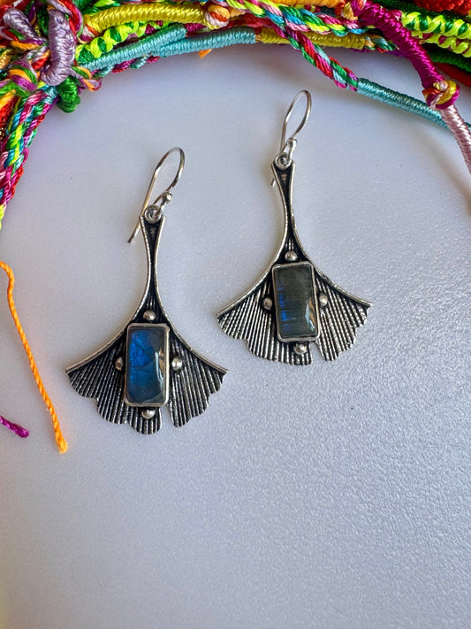 Boho-Ohrringe aus silbernem Labradorit