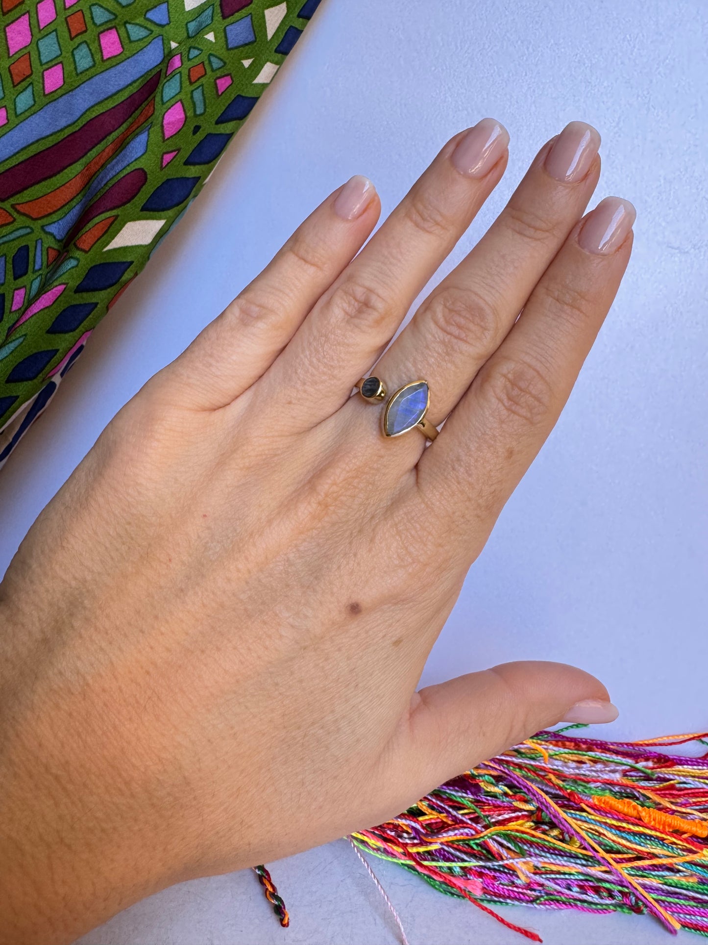 Anello boho dorato labradorite
