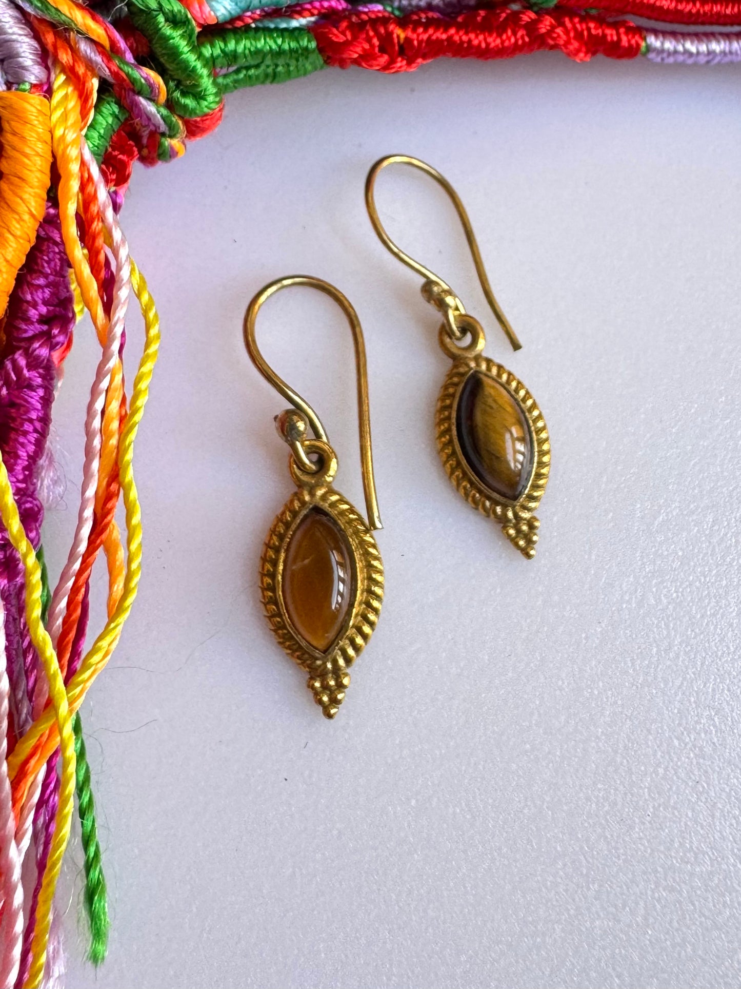 Orecchini boho dorato occhio di tigre V4