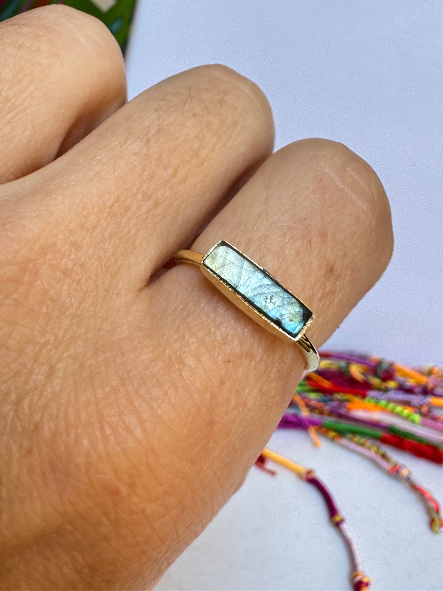 Anello boho dorato labradorite misura 18