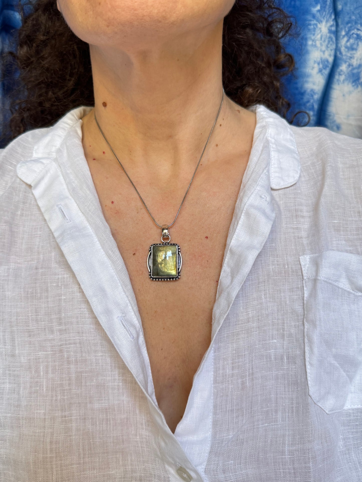 Ciondolo boho argentato labradorite