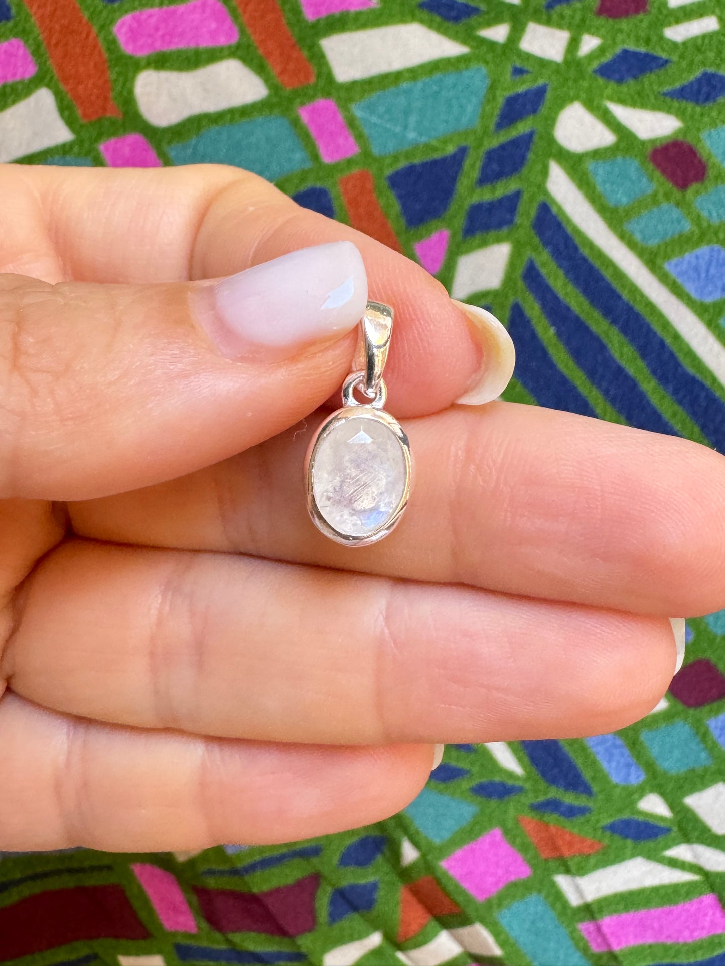 925 Silver Rainbow Moonstone Pendant C31