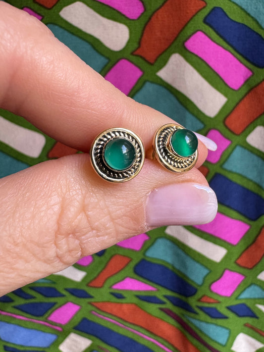 Orecchini boho dorato lobo verde