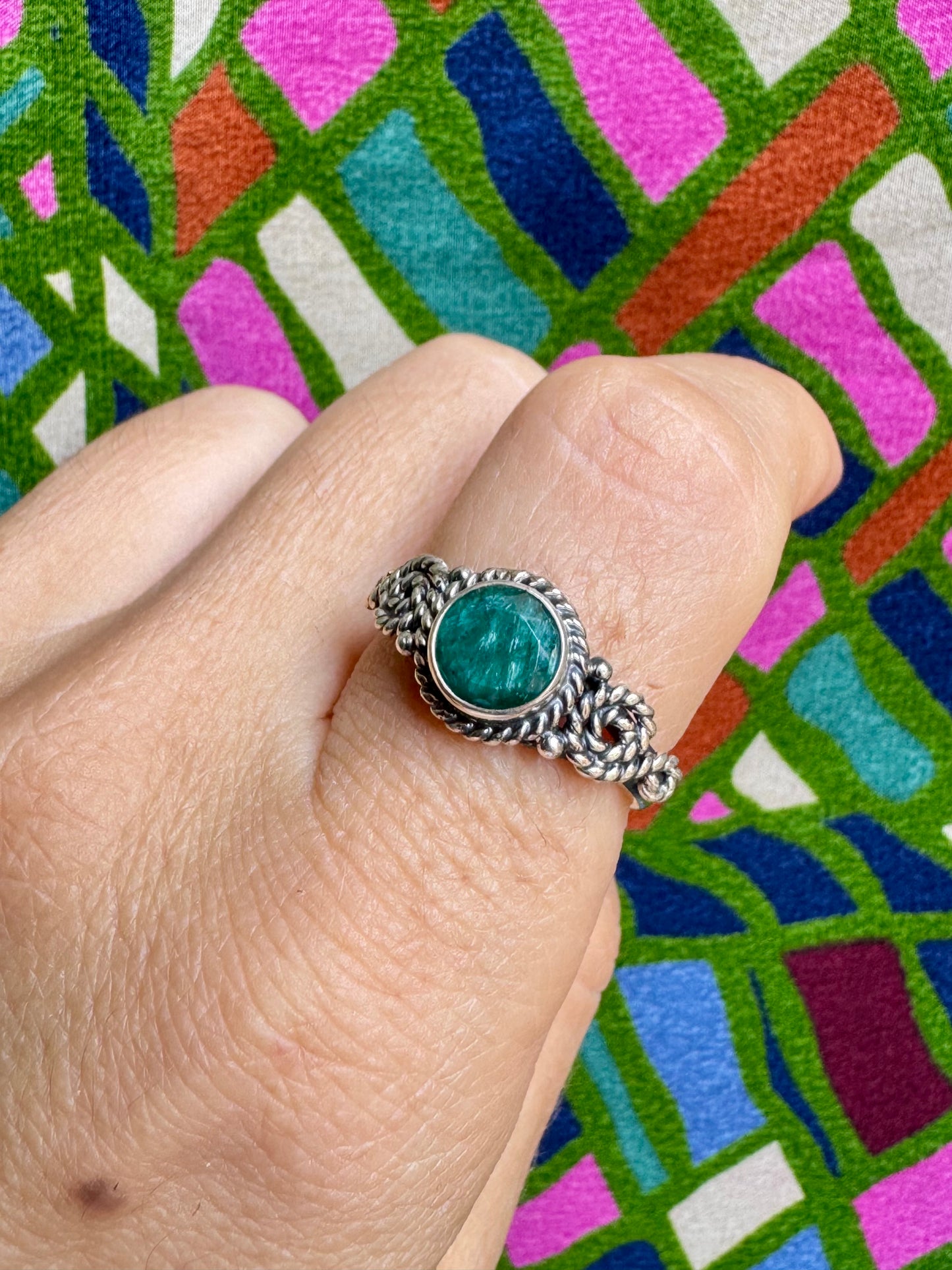 925 silver ring with emerald root size 19/20 -G60