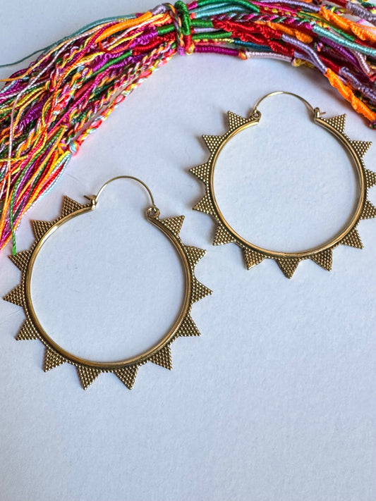 Orecchini boho dorati cerchi triangoli