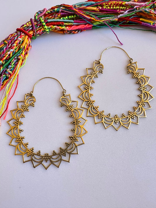 Orecchini boho dorati cerchi cupole