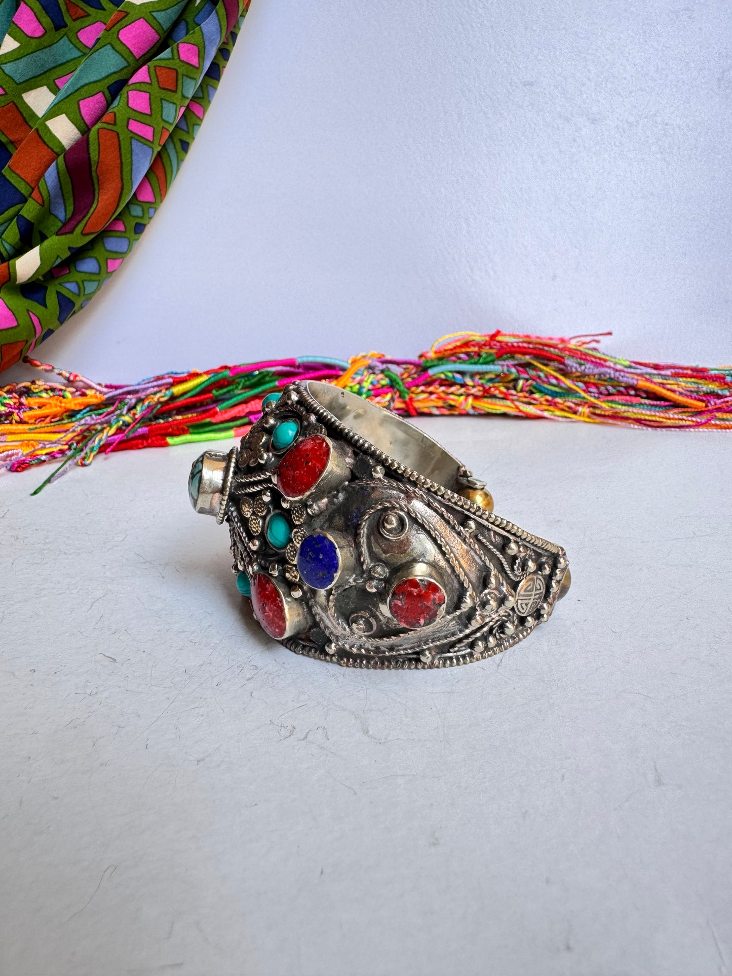 Bracciale rigido nepalese vintage