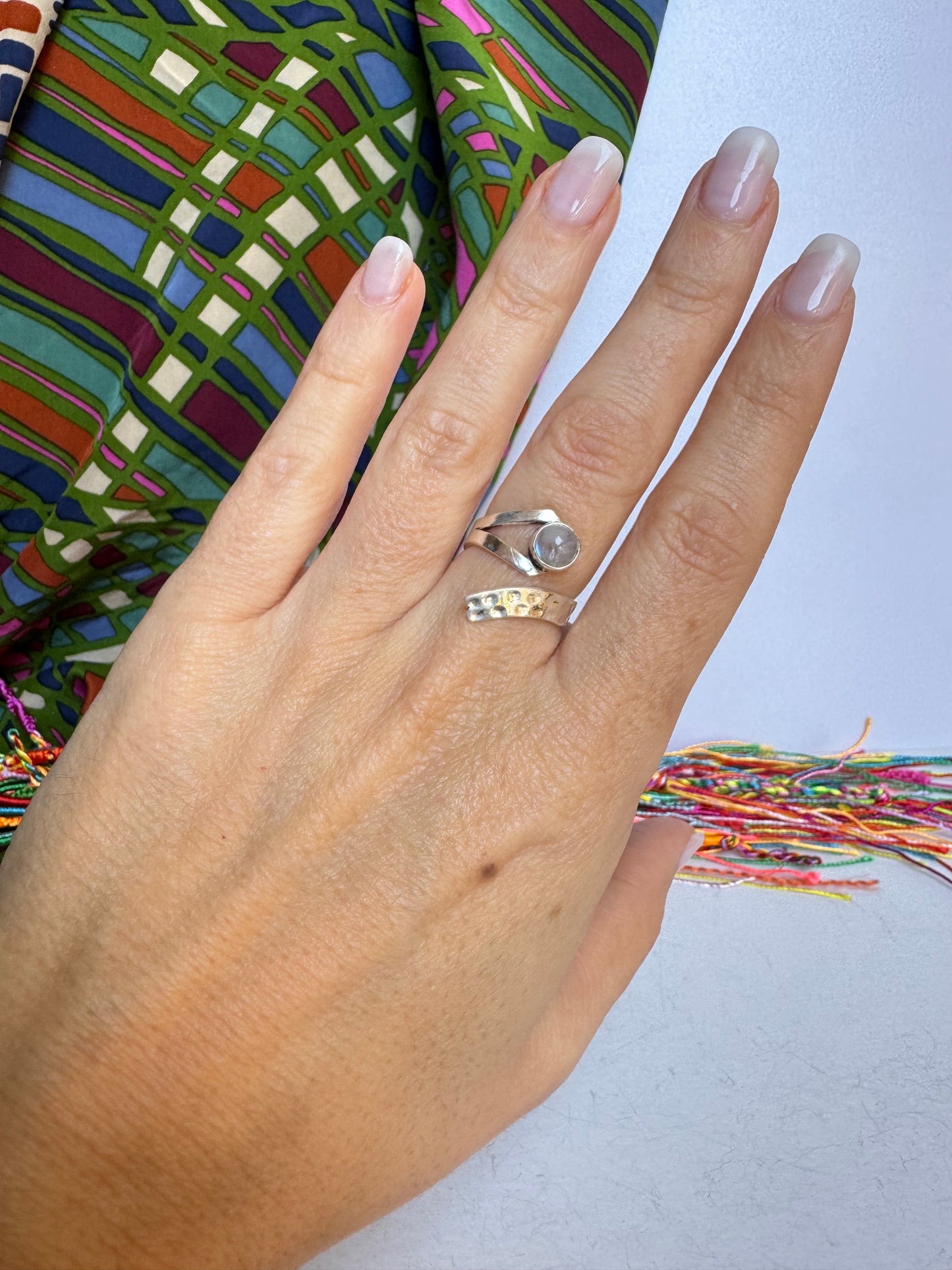 Anello boho argentato pietra di luna