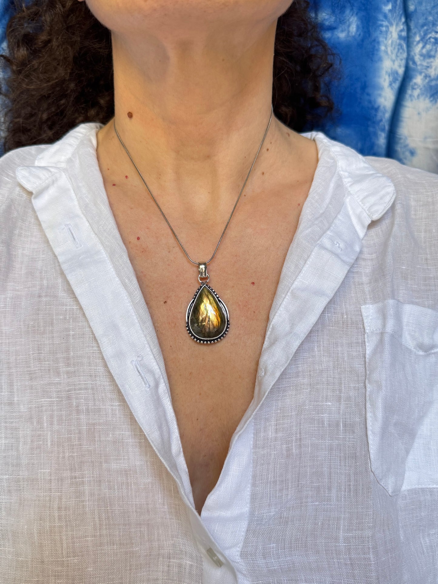 Ciondolo boho argentato labradorite