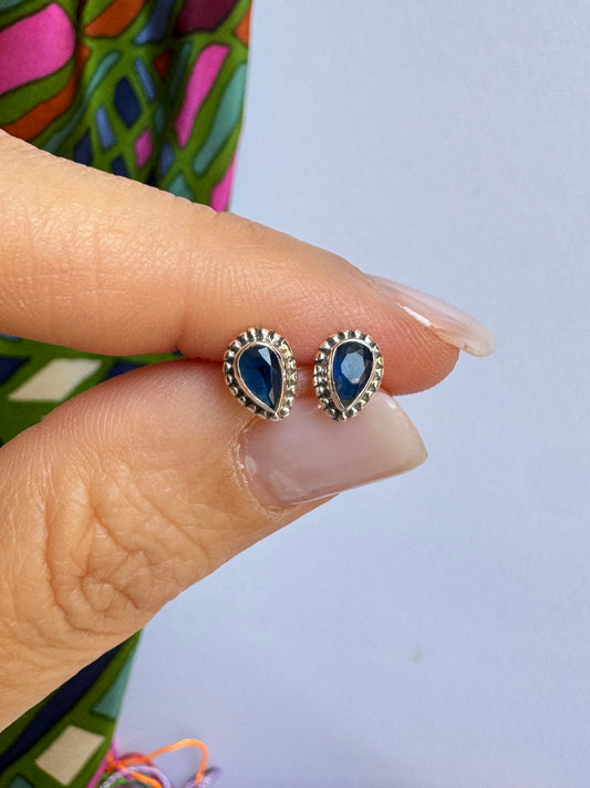 Orecchini argento925 mini lobo radice di zaffiro