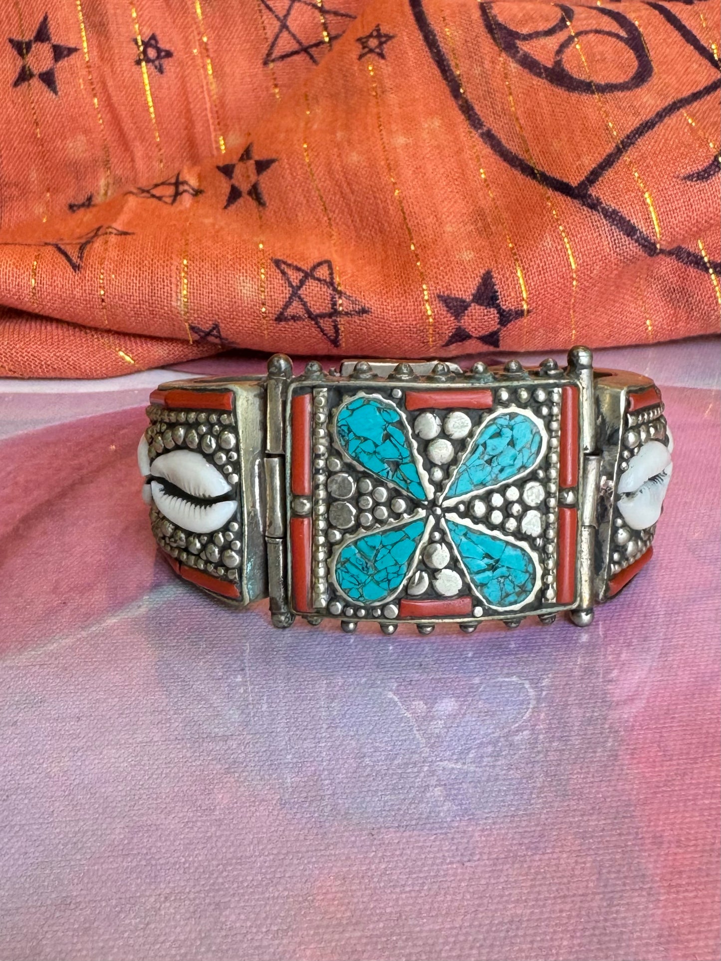 Nepalese bangle bracelet with turquoise flower and vintage shell