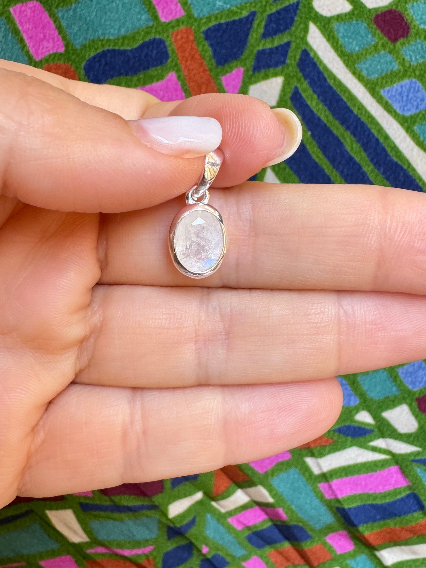 925 Silver Rainbow Moonstone Pendant C31