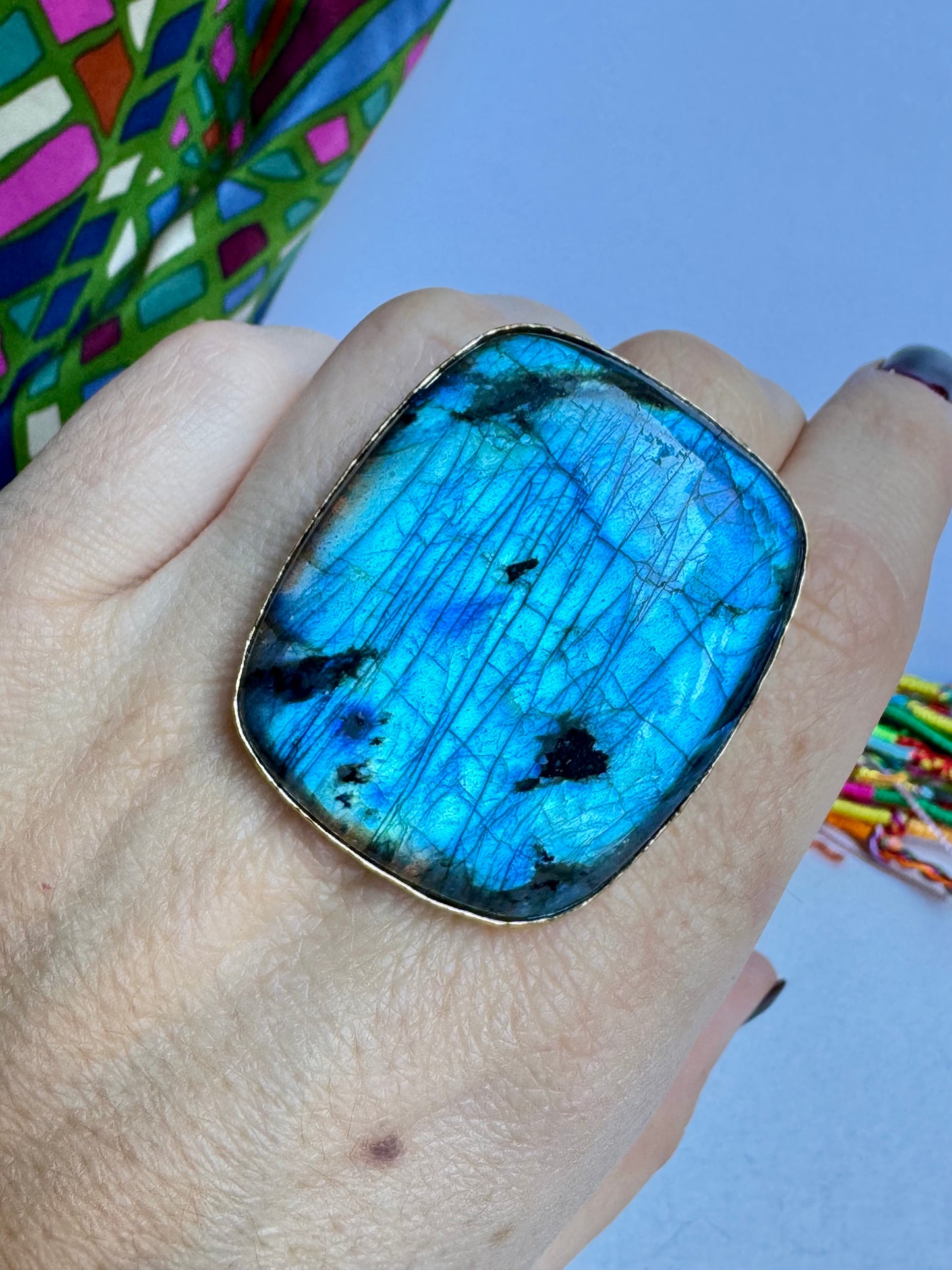 Anello boho dorato labradorite regolabile