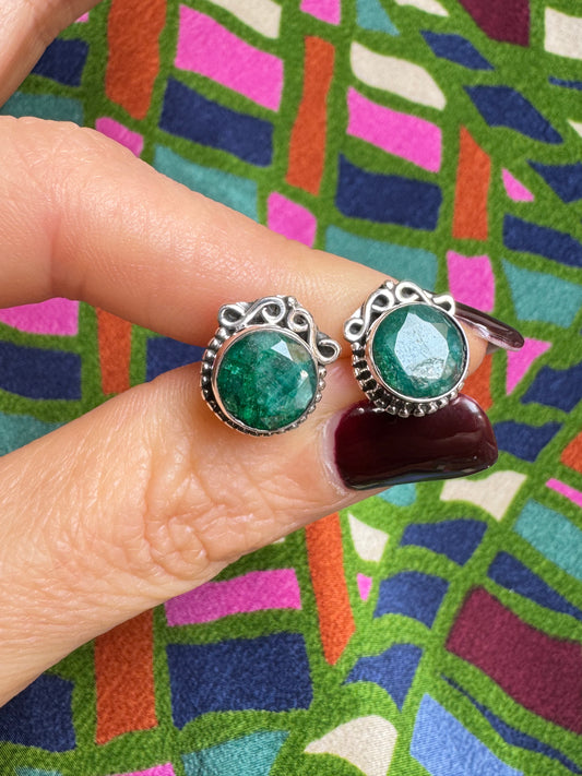 925 silver emerald root earlobe earrings