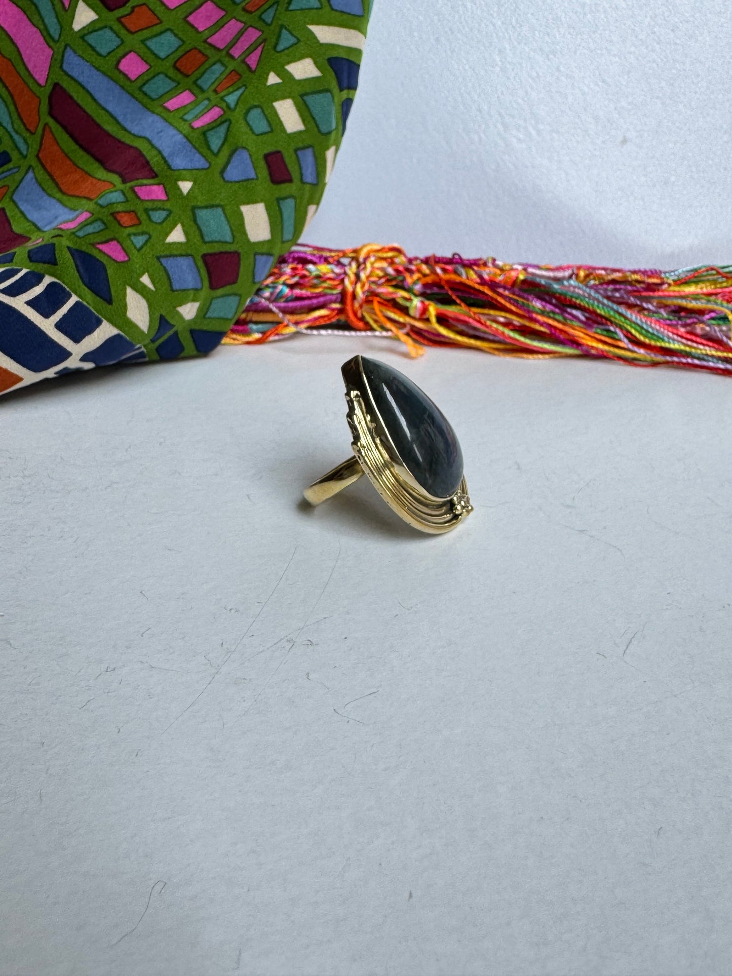 Anello boho dorato labradorite regolabile