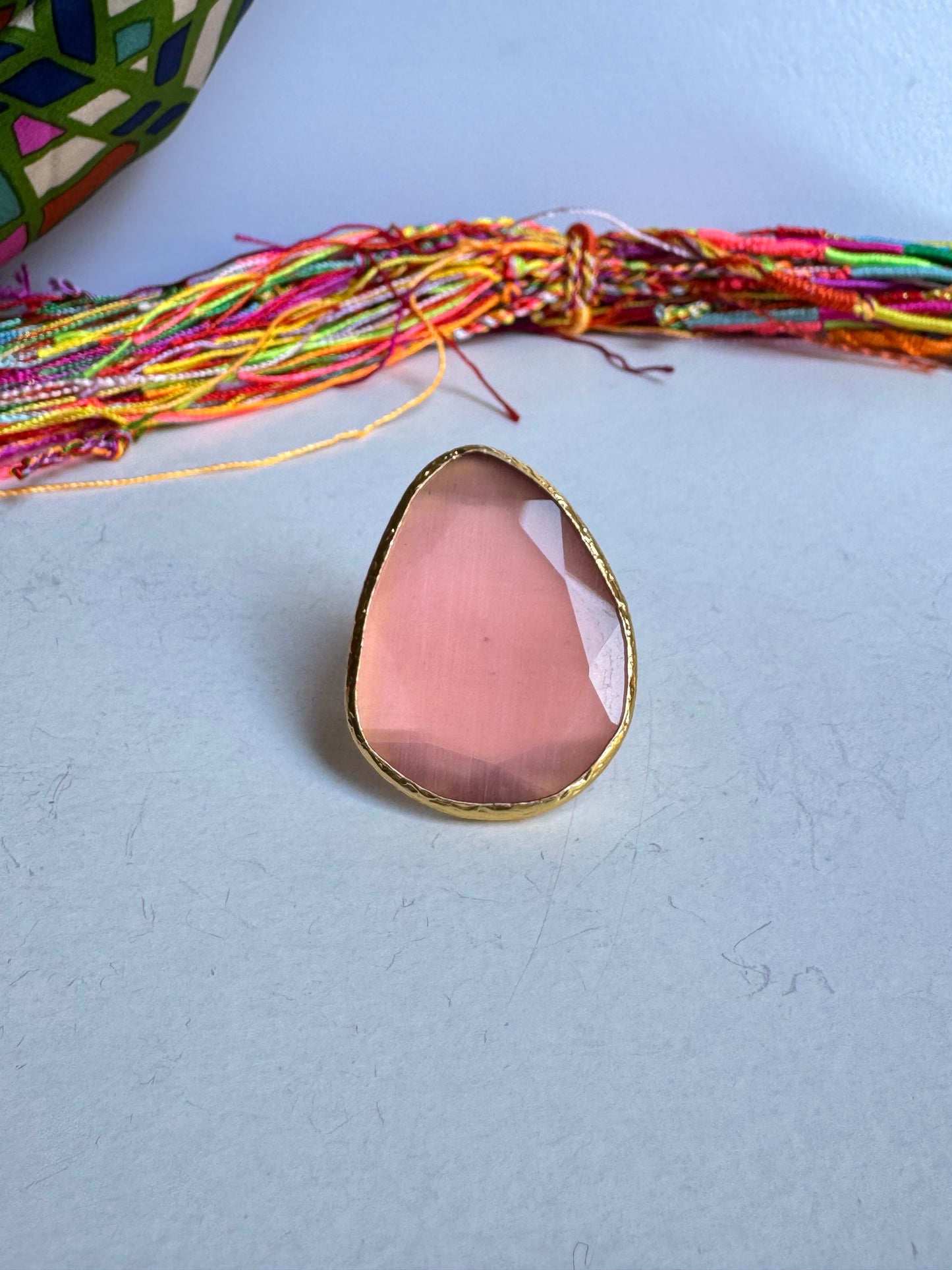 Anello dorato big rosa