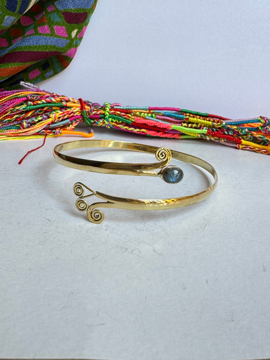 Bracciale braccio boho dorato labradorite