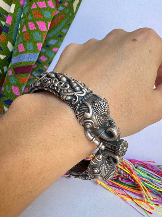 Bracciale bangle argentato