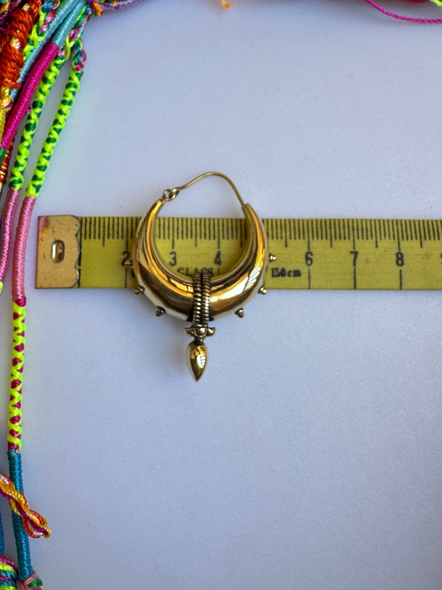 Orecchini boho dorato tribali bombati punta