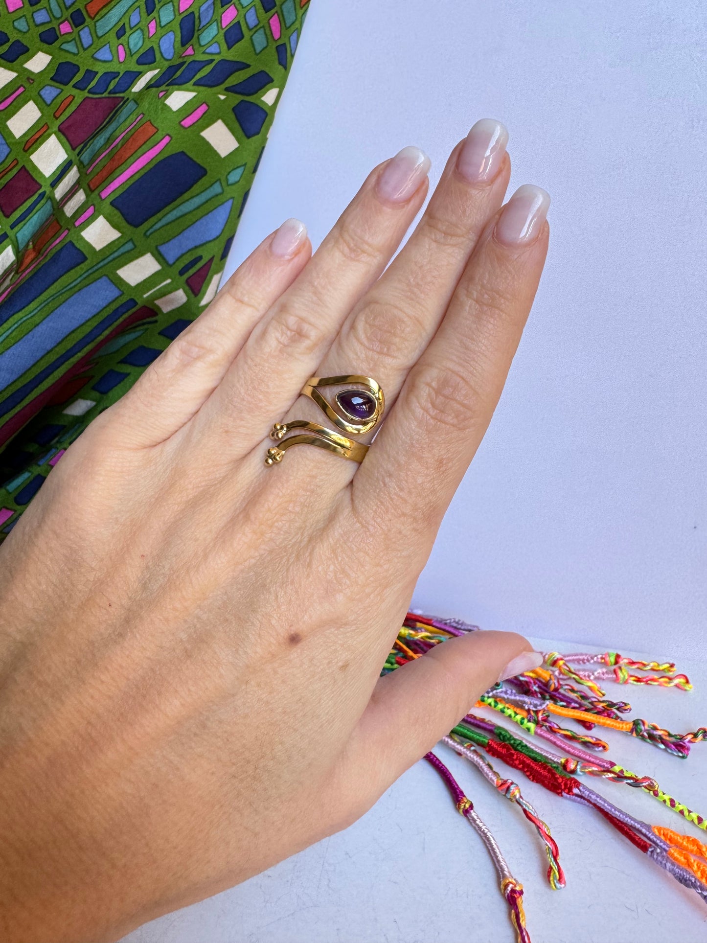Anello boho dorato viola