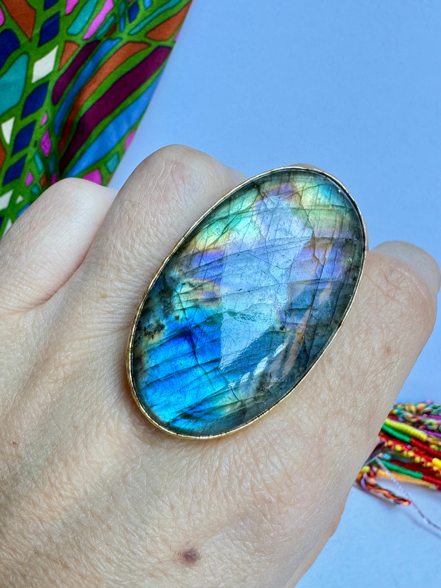 Anello boho dorato labradorite regolabile