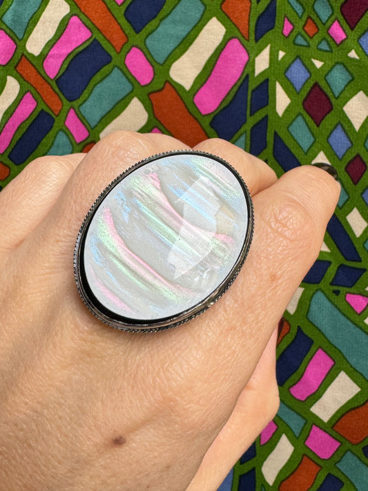 Großer antiker Vintage-Perlmuttring