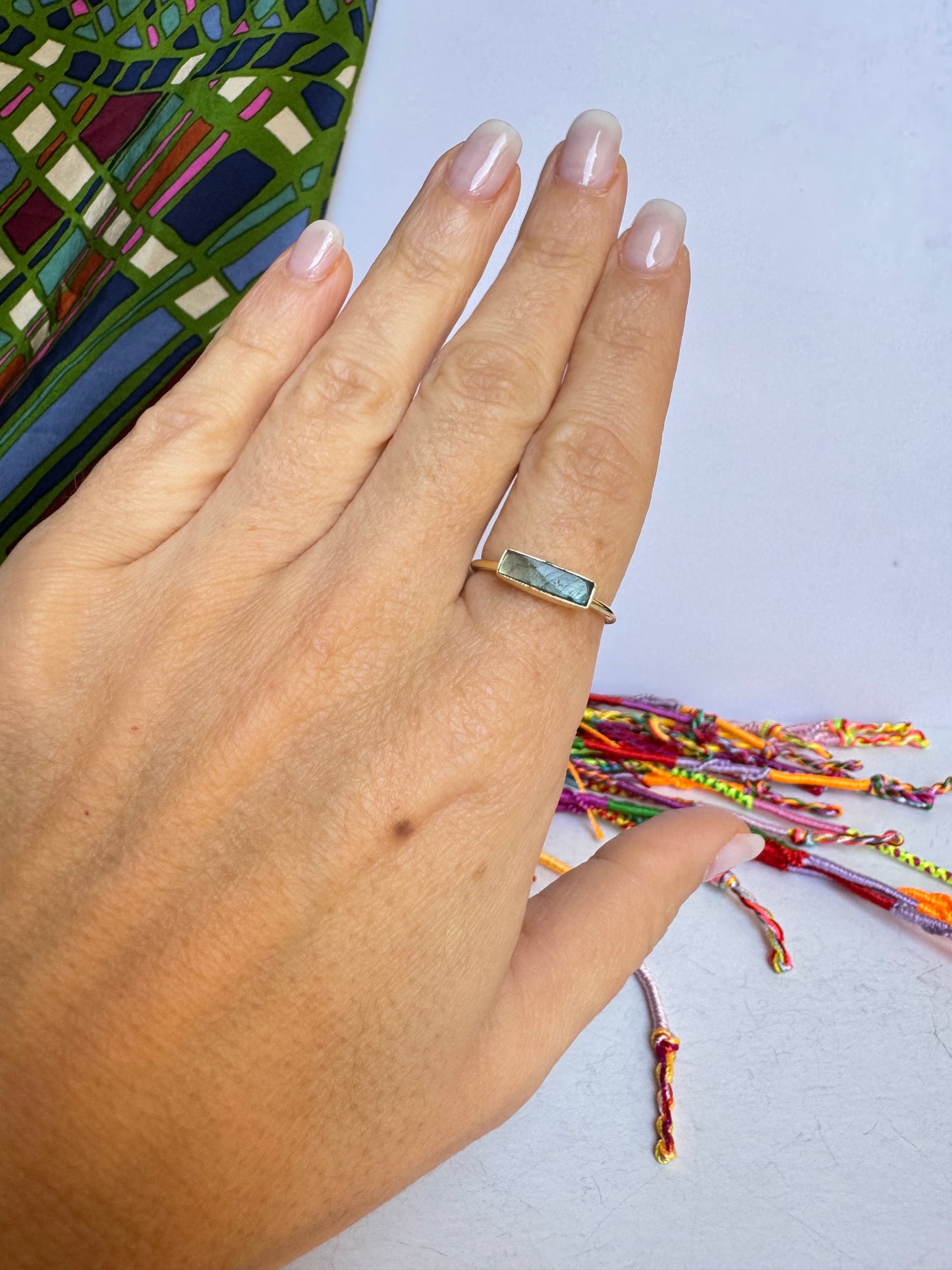 Anello boho dorato labradorite misura 18