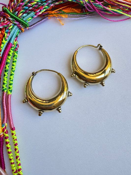 Boho-Ohrringe, vergoldet, gewölbt, Tribal, mit Spitzen