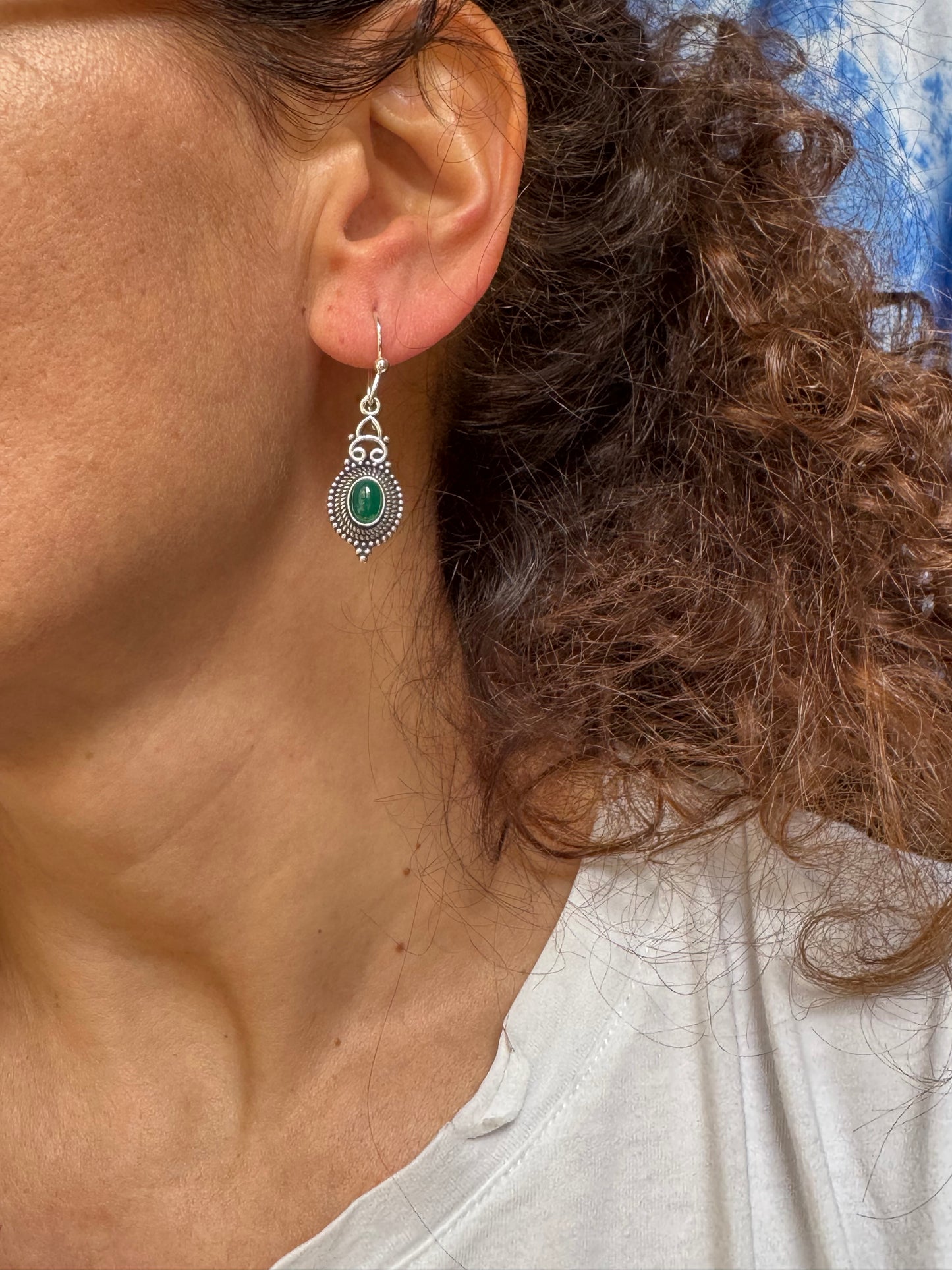Orecchini boho argentato verde V2