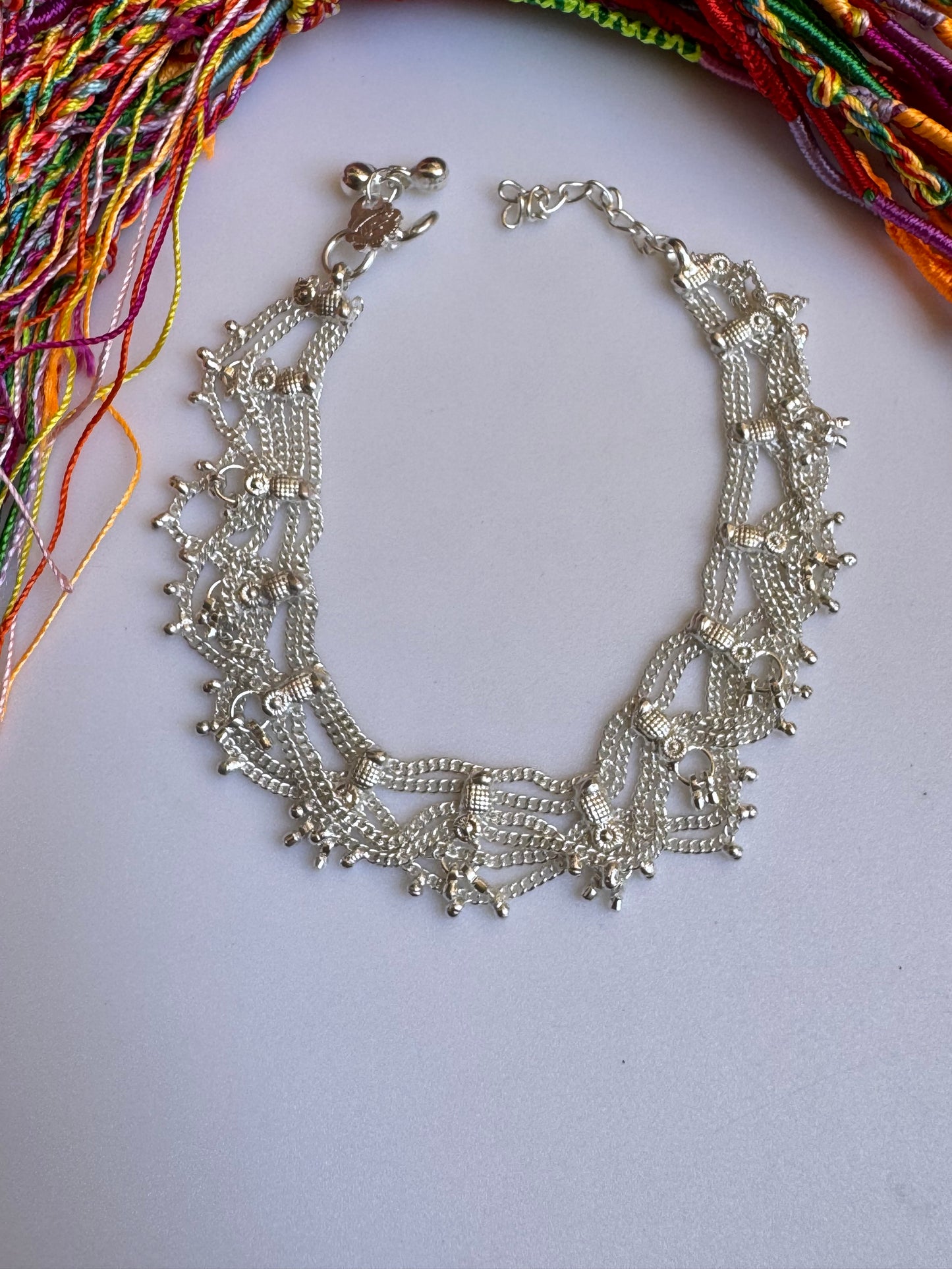 Silbernes Fußkettchen mit Quadraten und Kreisen 6