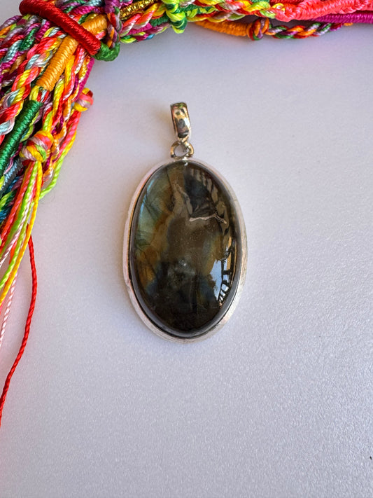 Ciondolo boho argentato labradorite
