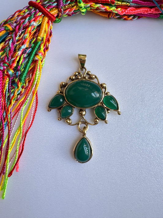 Ciondolo boho dorato verde
