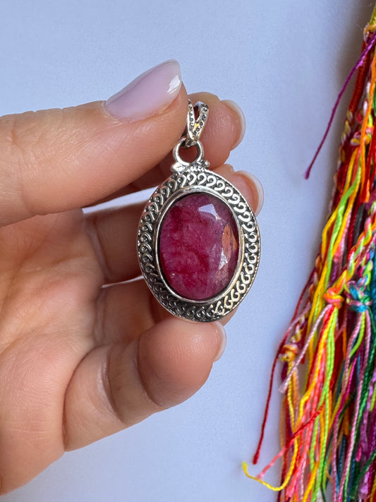 Ciondolo argento 925 radice di rubino V8