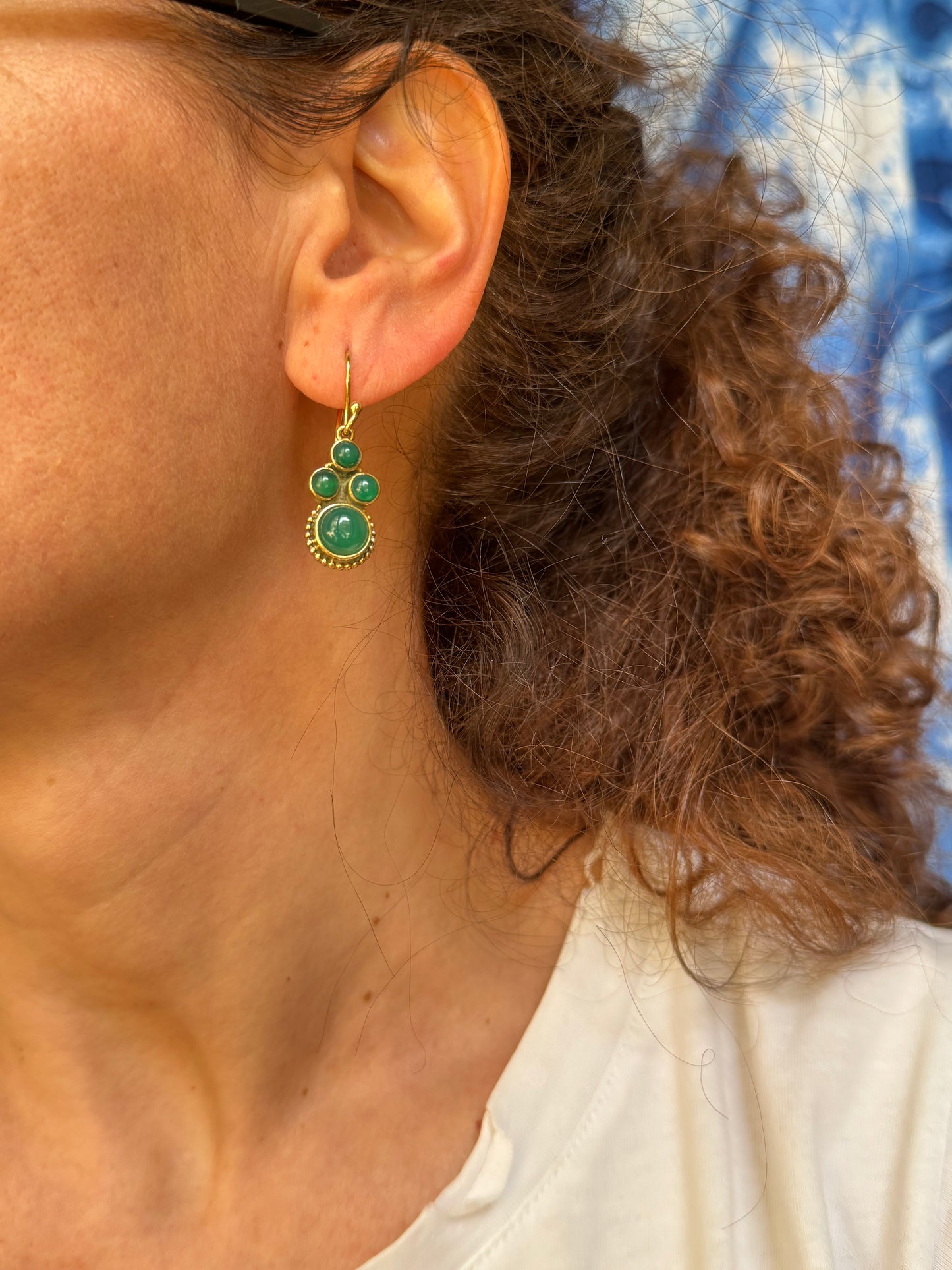 Orecchini boho dorato verde V5